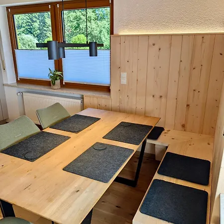 Gaestehaus Philipp Im Herzen Des Fichtelgebirges - 5 Ferienwohnungen, Grosses Grundstueck, Wald Und Wiese, Mit Privater Sauna, Kostenfreie Parkplaetze, Wlan