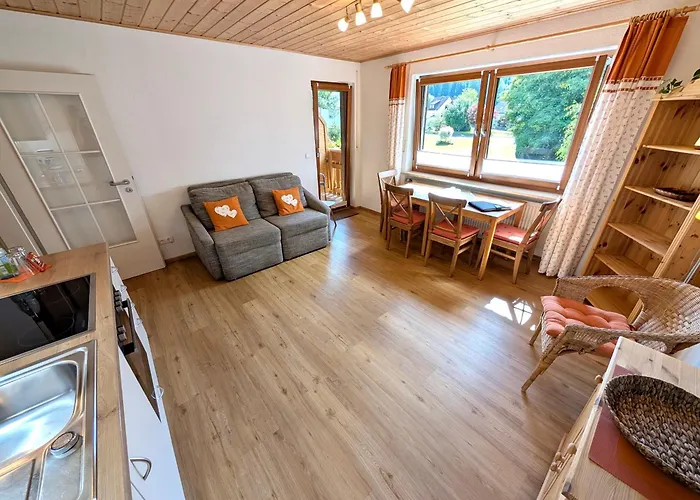 Gaestehaus Philipp Im Herzen Des Fichtelgebirges - 5 Ferienwohnungen, Grosses Grundstueck, Wald Und Wiese, Mit Privater Sauna, Kostenfreie Parkplaetze, Wlan Apartmán *