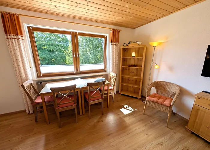 Gaestehaus Philipp Im Herzen Des Fichtelgebirges - 5 Ferienwohnungen, Grosses Grundstueck, Wald Und Wiese, Mit Privater Sauna, Kostenfreie Parkplaetze, Wlan