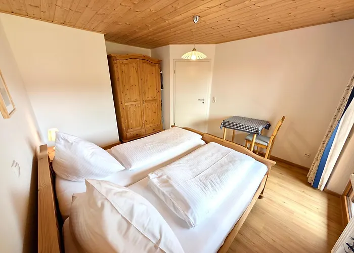 Gaestehaus Philipp Im Herzen Des Fichtelgebirges - 5 Ferienwohnungen, Grosses Grundstueck, Wald Und Wiese, Mit Privater Sauna, Kostenfreie Parkplaetze, Wlan Mehlmeisel
