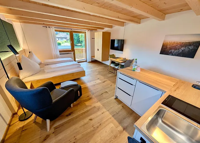 Gaestehaus Philipp Im Herzen Des Fichtelgebirges - 5 Ferienwohnungen, Grosses Grundstueck, Wald Und Wiese, Mit Privater Sauna, Kostenfreie Parkplaetze, Wlan