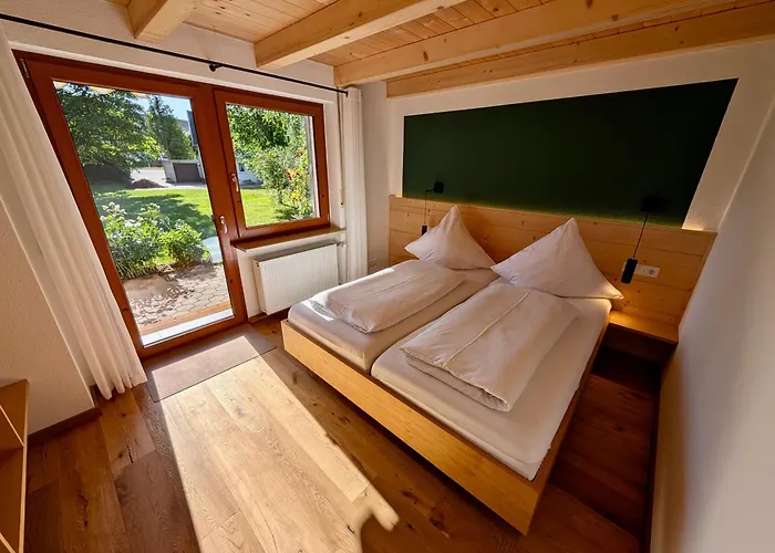 Gaestehaus Philipp Im Herzen Des Fichtelgebirges - 5 Ferienwohnungen, Grosses Grundstueck, Wald Und Wiese, Mit Privater Sauna, Kostenfreie Parkplaetze, Wlan Mehlmeisel