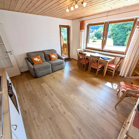 Gaestehaus Philipp Im Herzen Des Fichtelgebirges - 5 Ferienwohnungen, Grosses Grundstueck, Wald Und Wiese, Mit Privater Sauna, Kostenfreie Parkplaetze, Wlan Appartement *