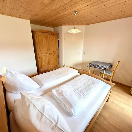 Gaestehaus Philipp Im Herzen Des Fichtelgebirges - 5 Ferienwohnungen, Grosses Grundstueck, Wald Und Wiese, Mit Privater Sauna, Kostenfreie Parkplaetze, Wlan Mehlmeisel