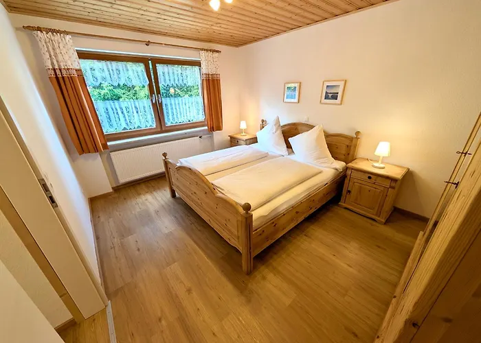 Gaestehaus Philipp Im Herzen Des Fichtelgebirges - 5 Ferienwohnungen, Grosses Grundstueck, Wald Und Wiese, Mit Privater Sauna, Kostenfreie Parkplaetze, Wlan Appartement Mehlmeisel