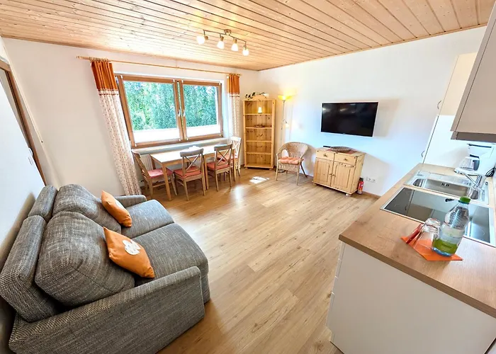 Gaestehaus Philipp Im Herzen Des Fichtelgebirges - 5 Ferienwohnungen, Grosses Grundstueck, Wald Und Wiese, Mit Privater Sauna, Kostenfreie Parkplaetze, Wlan * Mehlmeisel