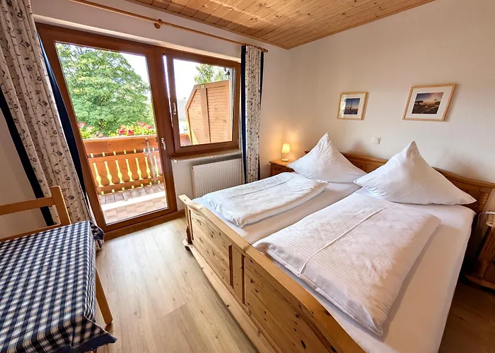 Gaestehaus Philipp Im Herzen Des Fichtelgebirges - 5 Ferienwohnungen, Grosses Grundstueck, Wald Und Wiese, Mit Privater Sauna, Kostenfreie Parkplaetze, Wlan